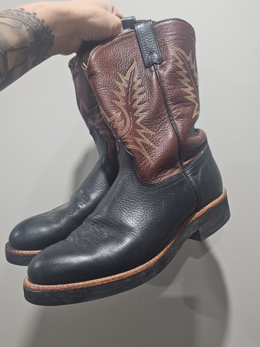 Two-Tone Black and Brown Western Pull-On Boots